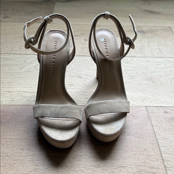 Veronica Beard Elegant Tan High Heel Sandals - Picture 2 of 5